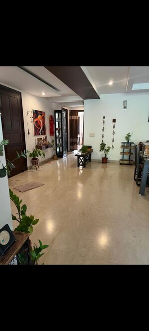 Parking in 3 BHK Builder Floor at Gulmohar Park – for Sale