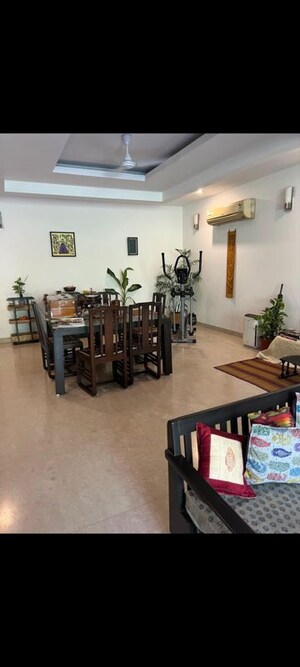 Gym in 3 BHK Builder Floor at Navjeevan Vihar – for Sale