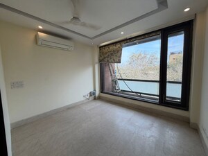 Room in 4 BHK Builder Floor at Safdarjung Enclave – for Rent