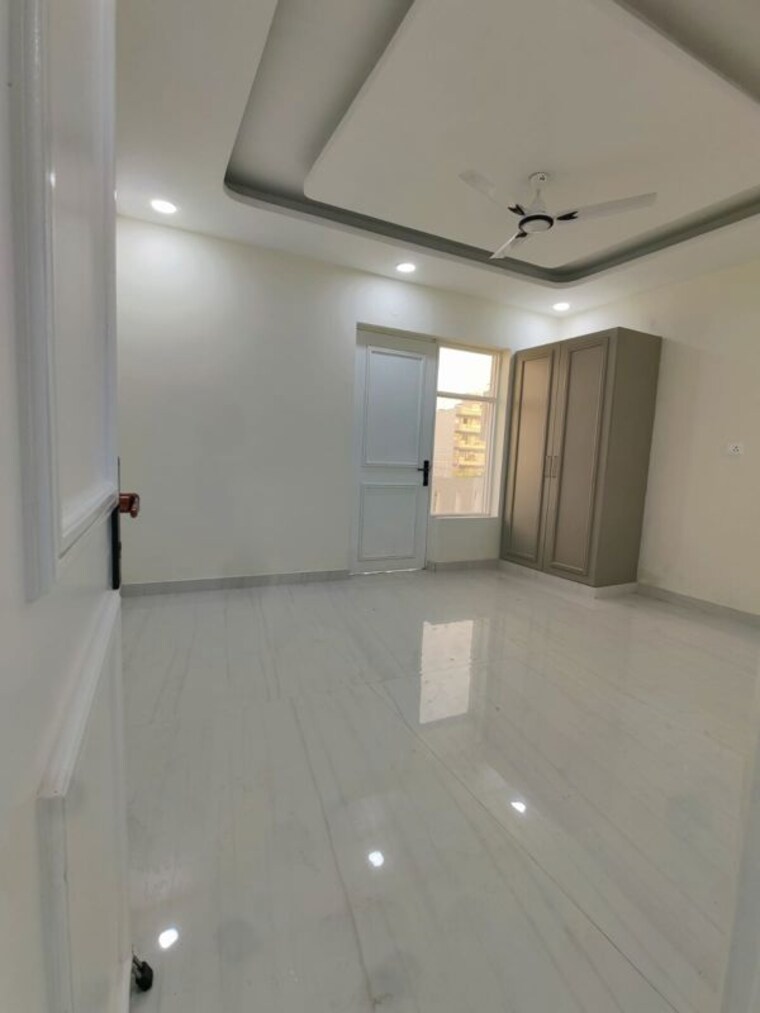 Room, sector 43 4 Bedroom 450 Sq.Ft. Builder Floor In Sector 43 Faridabad 10791656