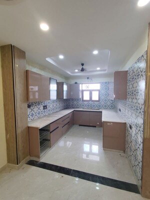 Kitchen in 4 BHK Builder Floor at Sector 43 – for Rent