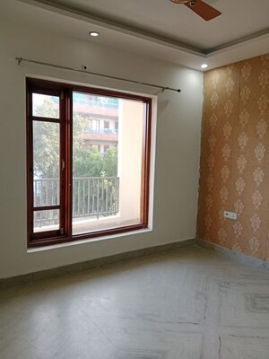 Room in 3 BHK Builder Floor at Baberpur Mandi – for Rent