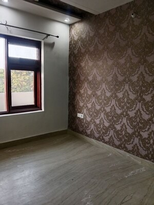 Room in 3 BHK Builder Floor at Baberpur Mandi – for Rent