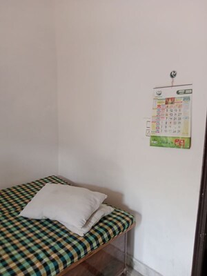Bedroom in 3 BHK Builder Floor at Sector 24 – for Rent