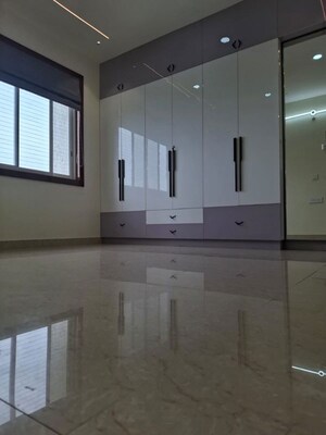 Room in 3 BHK Apartment at Kondapur – for Rent