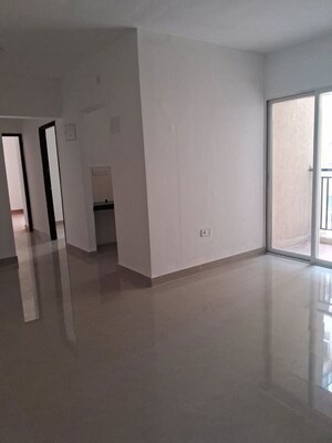Room in 2 BHK Apartment at Dahisar East – for Sale