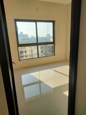 Room in 3 BHK Apartment at Siddha Seabrook, Kandivali West – for Rent