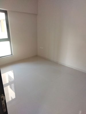 Room in 3 BHK Apartment at Siddha Seabrook, Kandivali West – for Rent