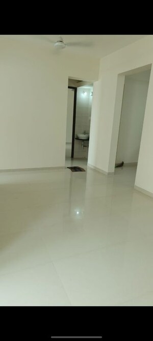 Room in 2.5 BHK Apartment at Suyog Space, Wakad – for Rent