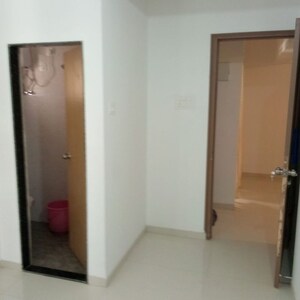 1 RK Apartment For Rent in Goregaon West