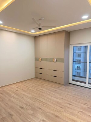 Room in 4 BHK Apartment at Sumadhura The Olympus, Financial District – for Rent