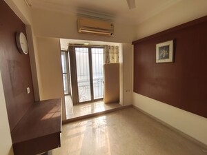 Room in 2.5 BHK Apartment at Ekta World Lake Primrose, Powai – for Rent