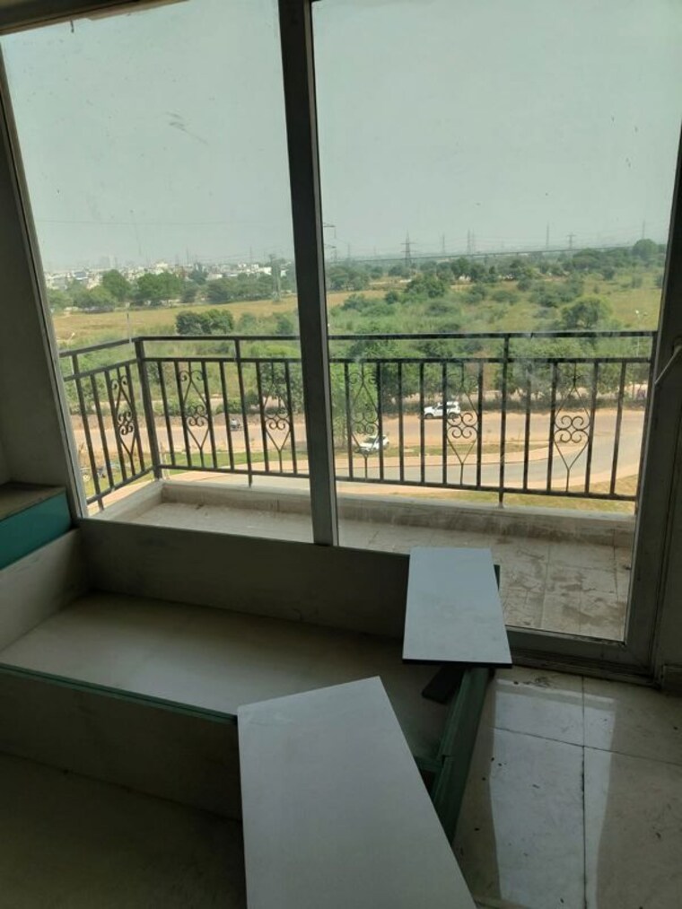 Balcony, signature-global-proxima 2 Bedroom 685 Sq.Ft. Apartment In Sector 89 Gurgaon 10791778
