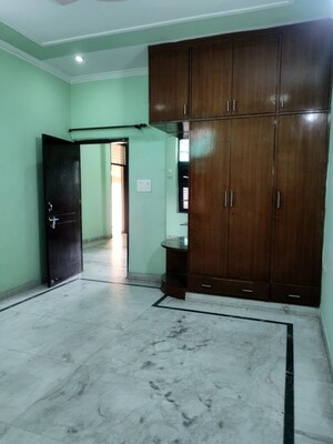 Room in 2 BHK Builder Floor at Sector 47 – for Rent