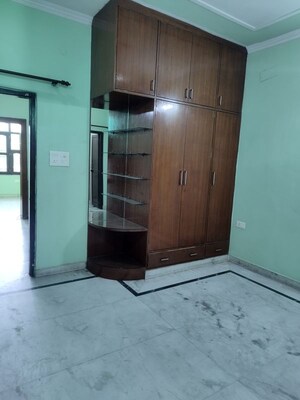 2 BHK Builder Floor For Rent in Sector 47