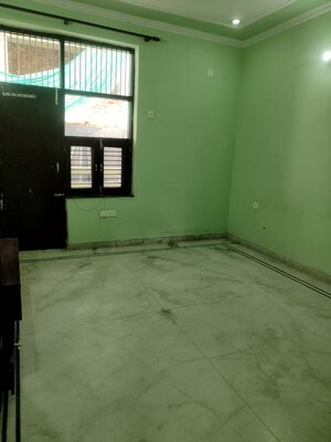 Room in 2 BHK Builder Floor at Sector 47 – for Rent