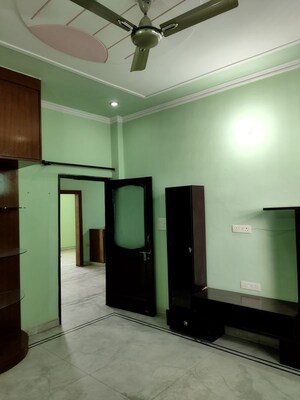 Room in 2 BHK Builder Floor at Sector 47 – for Rent