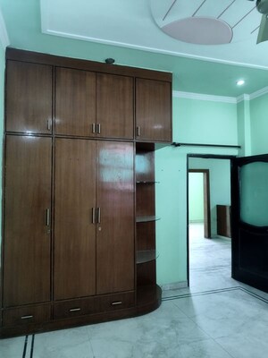 Room in 2 BHK Builder Floor at Sector 47 – for Rent