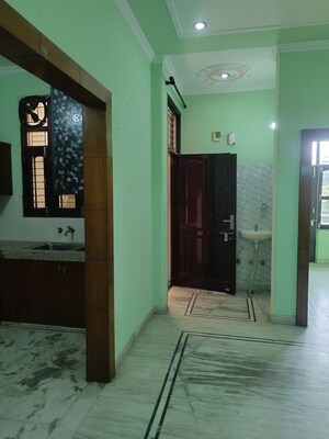 Living Room in 2 BHK Builder Floor at Sector 47 – for Rent