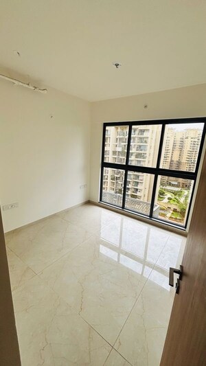 Room in 3 BHK Apartment at Godrej Urban Park, Chandivali – for Rent