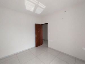Room in 2 BHK Apartment at Prestige Lakeside Habitat Apartments, Gunjur – for Sale