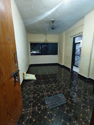 Room in 1 BHK Apartment at Deepanjali CHS, Malad West – for Rent