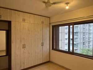 Room in 3 BHK Apartment at RRBC Parasmani Regency, Jayanagar – for Rent