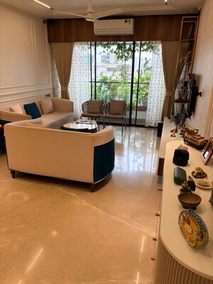3 BHK Apartment For Rent in Khar West