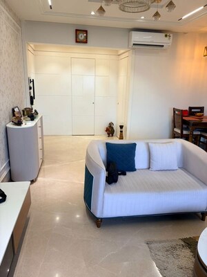Living Room in 3 BHK Apartment at Khar West – for Rent