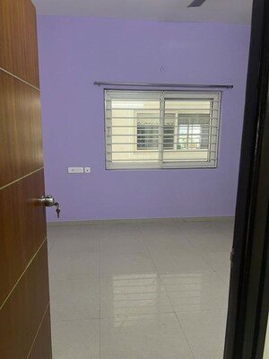 Room in 3 BHK Apartment at Jains Ravi Gayathri Heights, Hi Tech City – for Rent