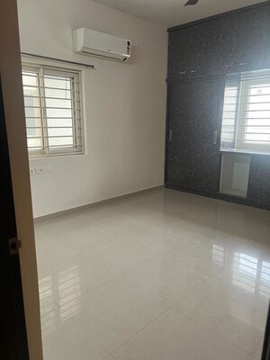 Room in 3 BHK Apartment at Jains Ravi Gayathri Heights, Hi Tech City – for Rent