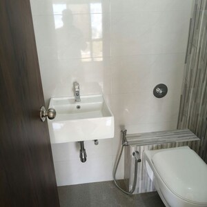 Bathroom in 1.5 BHK Apartment at Atul Horizon, Bhandup West – for Rent