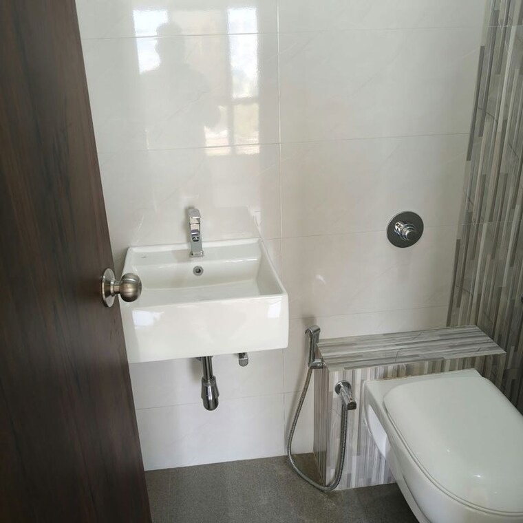 Bathroom, atul-horizon 1.5 Bedroom 535 Sq.Ft. Apartment In Bhandup West Mumbai 10791949