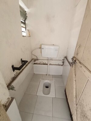 Bathroom in 1 RK Apartment at Pradhikaran – for Rent