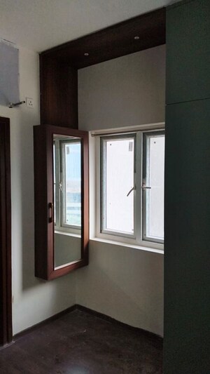 Room in 3 BHK Apartment at Raghuram The Vue Residences, Puppalaguda – for Rent