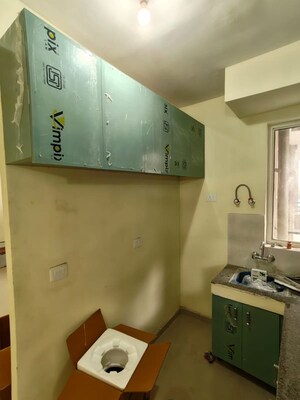 Furnished Amenities in 3 BHK Apartment at Pyramid Infinity, Sector 70 – for Rent