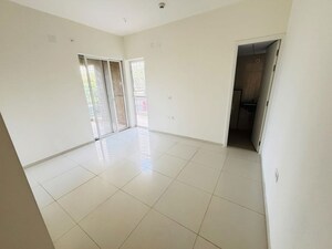 Room in 3 BHK Apartment at Godrej Hill Retreat, Mahalunge – for Rent