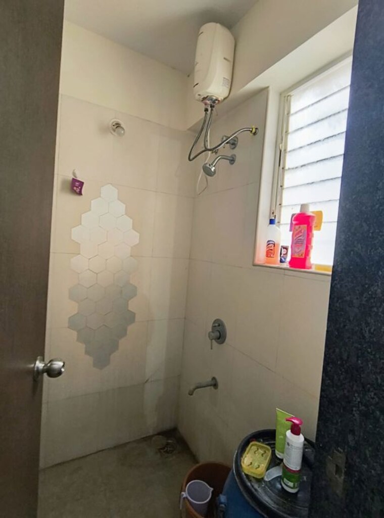 Bathroom, mantra-insignia 2 Bedroom 500 Sq.Ft. Apartment In Keshav Nagar Pune 10792074