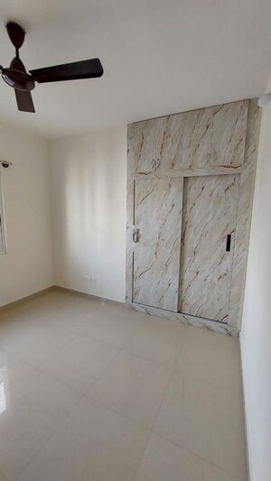 Room in 3 BHK Apartment at Trendsquares Ambience, Thanisandra Main Road – for Rent
