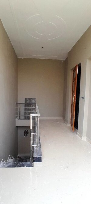 Furnished Amenities in 3 BHK Villa at Bhago Majra Road – for Sale