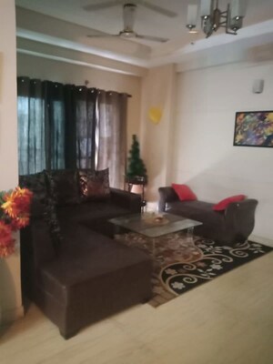 Living Room in 2.5 BHK Apartment at Mahagun Moderne, Sector 78 – for Rent