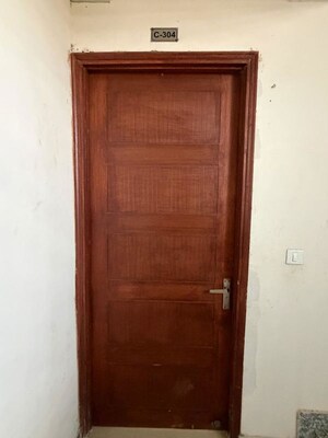 Furnished Amenities in 2.5 BHK Apartment at Mahagun Moderne, Sector 78 – for Rent