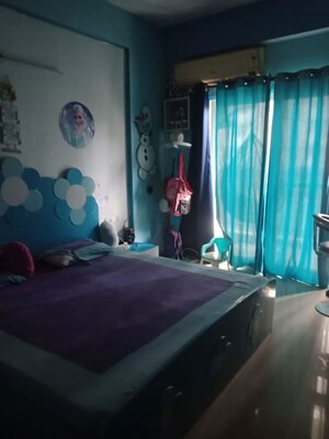 Bedroom in 2.5 BHK Apartment at Mahagun Moderne, Sector 78 – for Rent