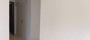 Room in 3 BHK Apartment at Eldeco Sukriti, Madiyanva – for Sale