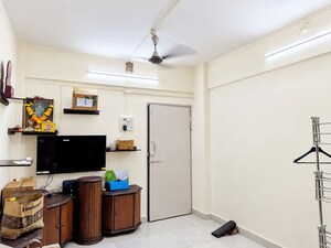 Furnished Amenities in 1 BHK Apartment at Bandra West – for Rent