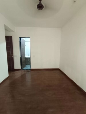 Room in 2 BHK Apartment at Essen Aishwaryam Comfort Phase-I, Akurdi – for Rent