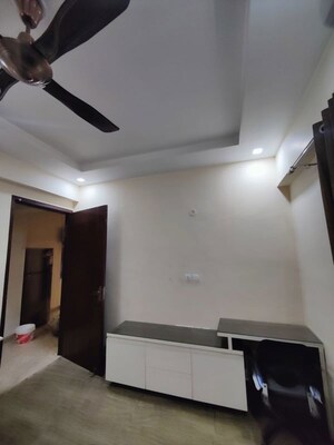 Furnished Amenities in 2 BHK Apartment at MI Regal Court, Gomti Nagar – for Rent