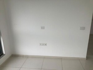 Furnished Amenities in 2 BHK Apartment at Amanora Gold Towers, Hadapsar – for Rent