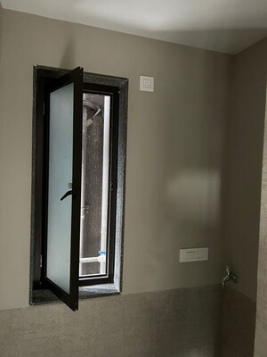 Bedroom in 2 BHK Apartment at Chembur – for Rent