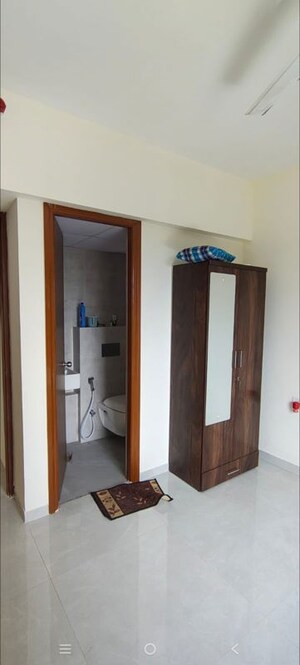 Room in 1 BHK Apartment at Siddha Sky, Sion – for Rent